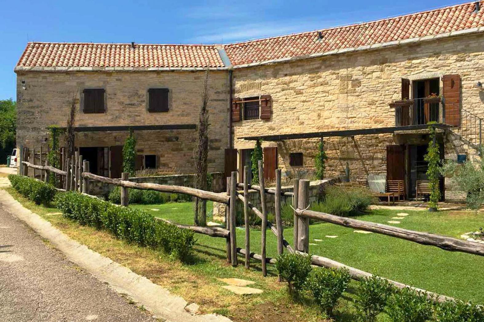 Villas Martincici With Large Pool Grožnjan Esterno foto